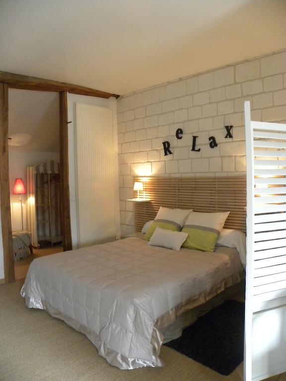Entre Cour Et Jardin Hotel Châlons-en-Champagne Szoba fotó