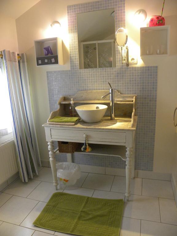 Entre Cour Et Jardin Hotel Châlons-en-Champagne Szoba fotó